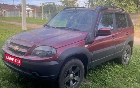 Chevrolet Niva I рестайлинг, 2018 год, 950 000 рублей, 10 фотография