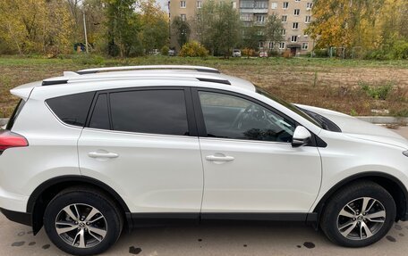 Toyota RAV4, 2018 год, 3 000 000 рублей, 3 фотография