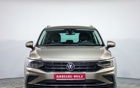 Volkswagen Tiguan II, 2021 год, 3 299 000 рублей, 2 фотография