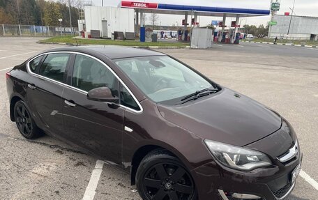 Opel Astra J, 2014 год, 910 000 рублей, 6 фотография