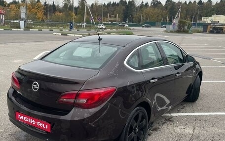 Opel Astra J, 2014 год, 910 000 рублей, 3 фотография