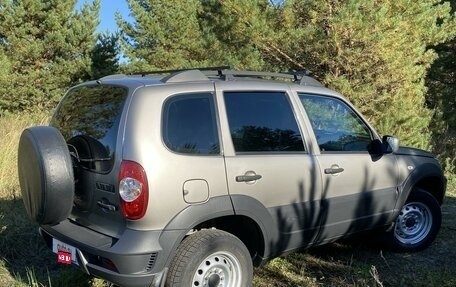 Chevrolet Niva I рестайлинг, 2018 год, 850 000 рублей, 4 фотография