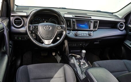 Toyota RAV4, 2018 год, 2 850 000 рублей, 6 фотография