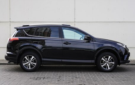 Toyota RAV4, 2018 год, 2 850 000 рублей, 5 фотография