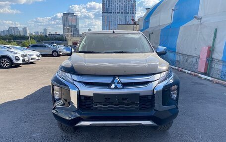 Mitsubishi L200 IV рестайлинг, 2023 год, 4 990 000 рублей, 3 фотография