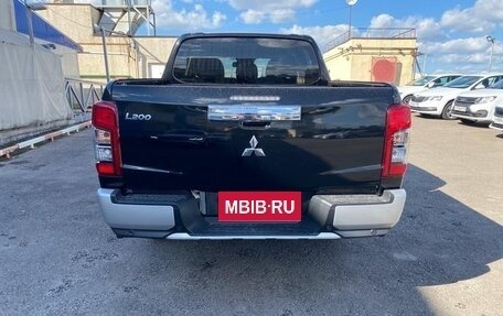 Mitsubishi L200 IV рестайлинг, 2023 год, 4 990 000 рублей, 8 фотография