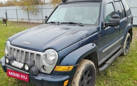 Jeep Liberty (North America) I, 2004 год, 1 150 000 рублей, 2 фотография