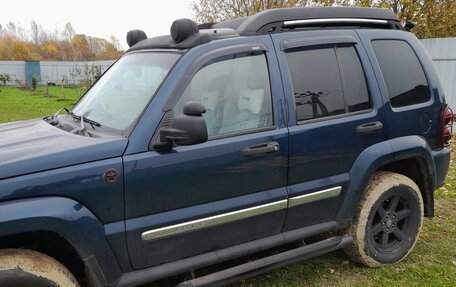 Jeep Liberty (North America) I, 2004 год, 1 150 000 рублей, 3 фотография