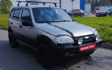 Chevrolet Niva I рестайлинг, 2004 год, 210 000 рублей, 2 фотография