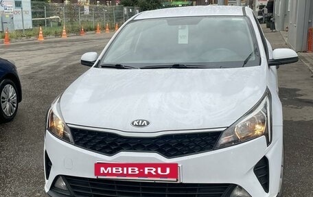 KIA Rio IV, 2021 год, 1 570 000 рублей, 2 фотография