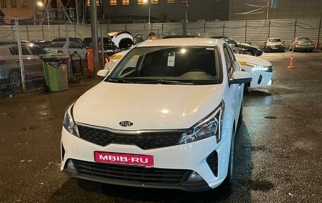 KIA Rio IV, 2021 год, 1 570 000 рублей, 1 фотография