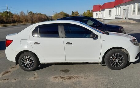 Renault Logan II, 2017 год, 720 000 рублей, 2 фотография