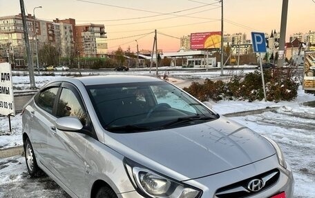 Hyundai Solaris II рестайлинг, 2013 год, 1 100 000 рублей, 1 фотография