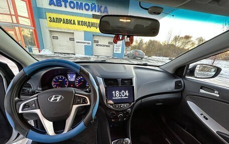 Hyundai Solaris II рестайлинг, 2013 год, 1 100 000 рублей, 4 фотография