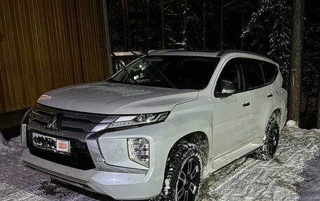 Mitsubishi Pajero Sport III рестайлинг, 2020 год, 4 200 000 рублей, 24 фотография