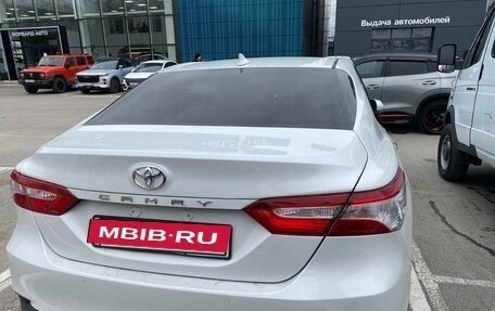 Toyota Camry, 2021 год, 2 900 000 рублей, 7 фотография