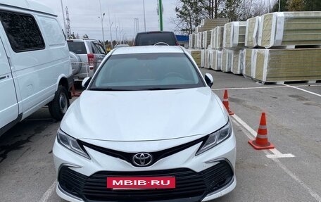 Toyota Camry, 2021 год, 2 900 000 рублей, 4 фотография