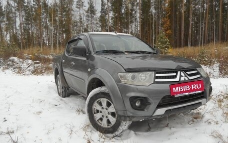 Mitsubishi L200 IV рестайлинг, 2014 год, 1 650 000 рублей, 2 фотография