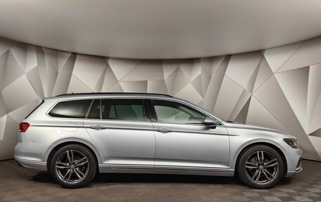 Volkswagen Passat B8 рестайлинг, 2019 год, 2 355 000 рублей, 6 фотография