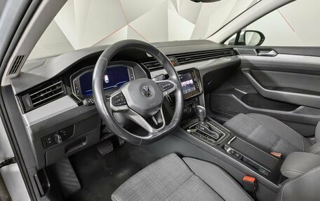 Volkswagen Passat B8 рестайлинг, 2019 год, 2 355 000 рублей, 19 фотография