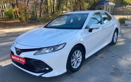 Toyota Camry, 2020 год, 3 050 000 рублей, 2 фотография