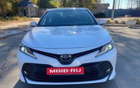 Toyota Camry, 2020 год, 3 050 000 рублей, 7 фотография