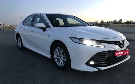 Toyota Camry, 2020 год, 3 050 000 рублей, 10 фотография