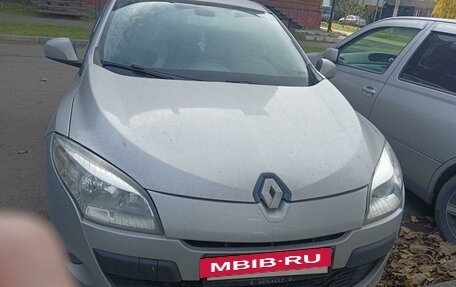 Renault Megane III, 2011 год, 700 000 рублей, 2 фотография