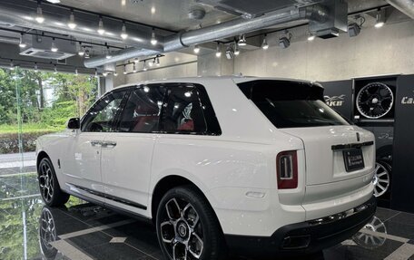 Rolls-Royce Cullinan, 2024 год, 62 500 000 рублей, 7 фотография