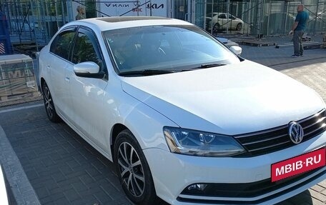 Volkswagen Jetta VI, 2017 год, 1 600 000 рублей, 2 фотография