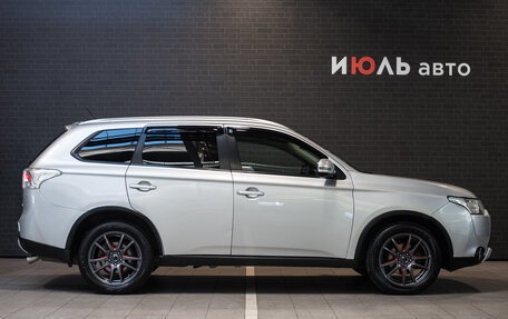 Mitsubishi Outlander III рестайлинг 3, 2014 год, 1 895 000 рублей, 8 фотография