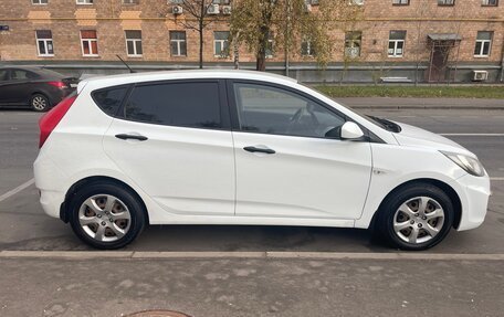 Hyundai Solaris II рестайлинг, 2013 год, 870 000 рублей, 2 фотография