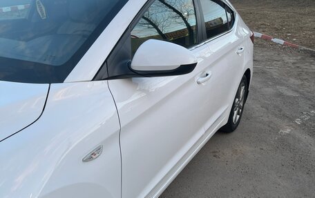 Hyundai Elantra VI рестайлинг, 2018 год, 1 750 000 рублей, 8 фотография