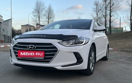 Hyundai Elantra VI рестайлинг, 2018 год, 1 750 000 рублей, 7 фотография