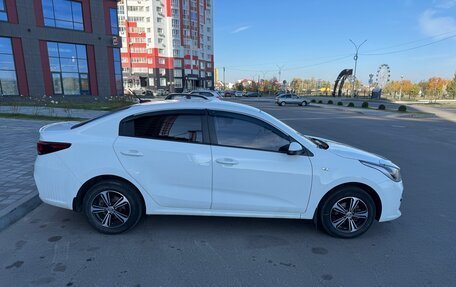 KIA Rio IV, 2018 год, 1 700 000 рублей, 3 фотография