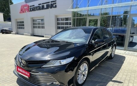 Toyota Camry, 2018 год, 2 860 000 рублей, 2 фотография