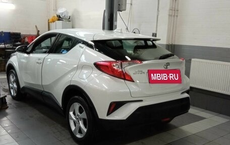 Toyota C-HR I рестайлинг, 2018 год, 2 390 000 рублей, 4 фотография