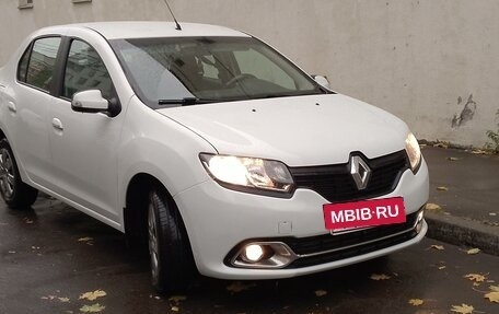 Renault Logan II, 2018 год, 980 000 рублей, 3 фотография