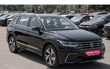 Volkswagen Tiguan II, 2023 год, 5 703 000 рублей, 3 фотография