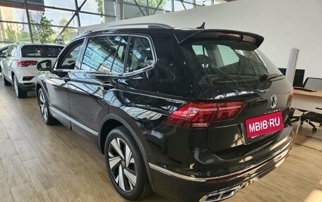 Volkswagen Tiguan, 2024 год, 6 990 000 рублей, 2 фотография