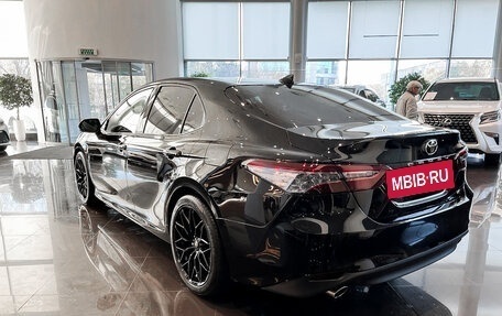 Toyota Camry, 2019 год, 3 779 000 рублей, 7 фотография