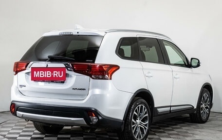 Mitsubishi Outlander III рестайлинг 3, 2017 год, 2 070 000 рублей, 5 фотография