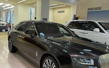 Rolls-Royce Ghost Series II рестайлинг, 2021 год, 45 000 000 рублей, 3 фотография