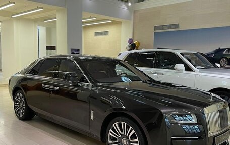 Rolls-Royce Ghost Series II рестайлинг, 2021 год, 45 000 000 рублей, 9 фотография