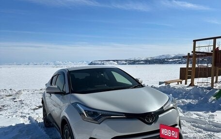 Toyota C-HR I рестайлинг, 2018 год, 2 200 000 рублей, 4 фотография