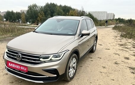 Volkswagen Tiguan II, 2021 год, 3 150 000 рублей, 4 фотография