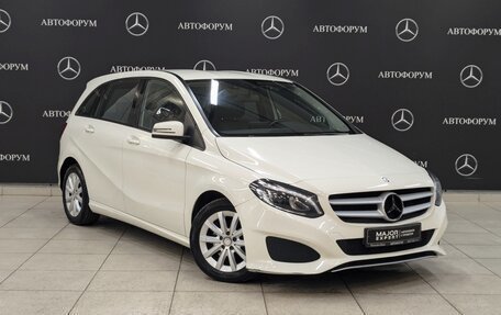 Mercedes-Benz B-Класс, 2016 год, 1 690 000 рублей, 24 фотография