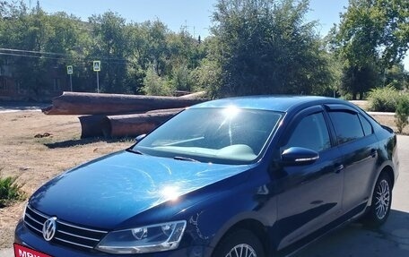 Volkswagen Jetta VI, 2014 год, 1 000 000 рублей, 2 фотография