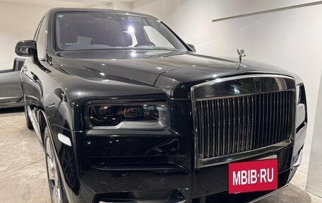 Rolls-Royce Cullinan, 2021 год, 40 000 000 рублей, 3 фотография