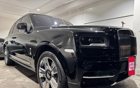 Rolls-Royce Cullinan, 2021 год, 40 000 000 рублей, 2 фотография